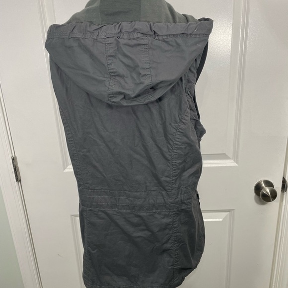 Snobbish Collection Gray Hooded Women's Vest Size Medium CB-20 - Picture 8 of 11